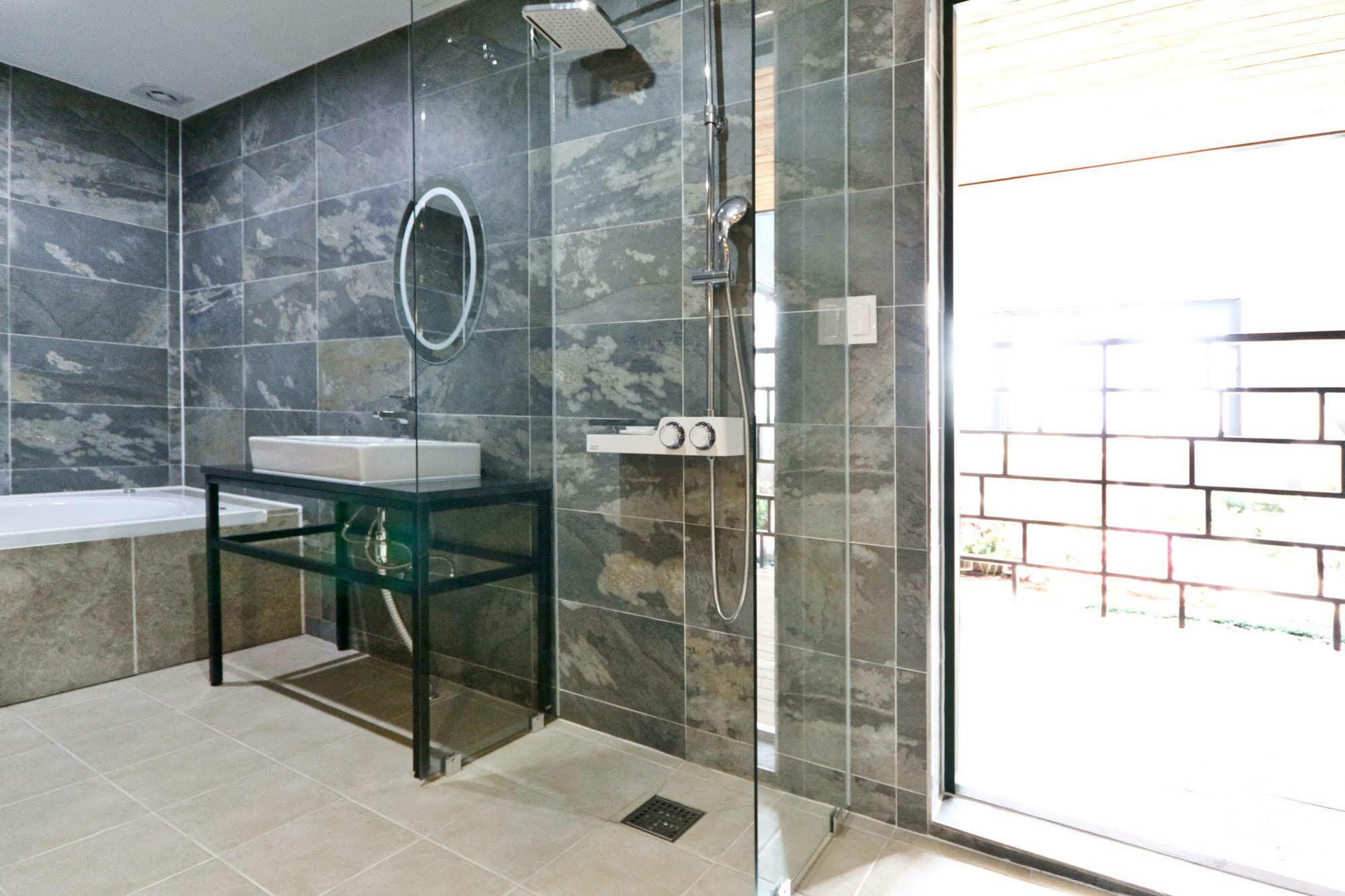 Hotel Home Busan Bagian luar foto