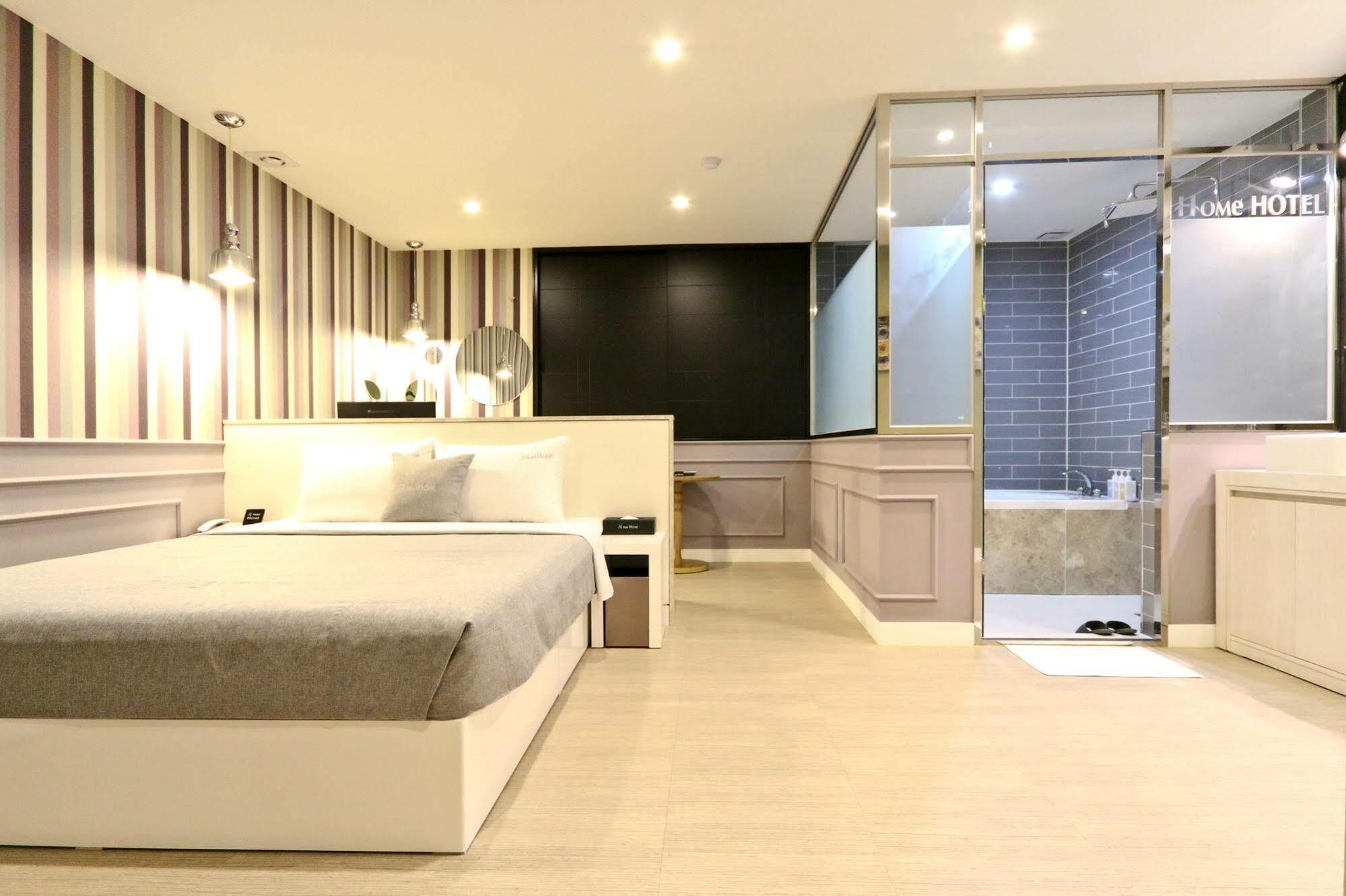 Hotel Home Busan Bagian luar foto