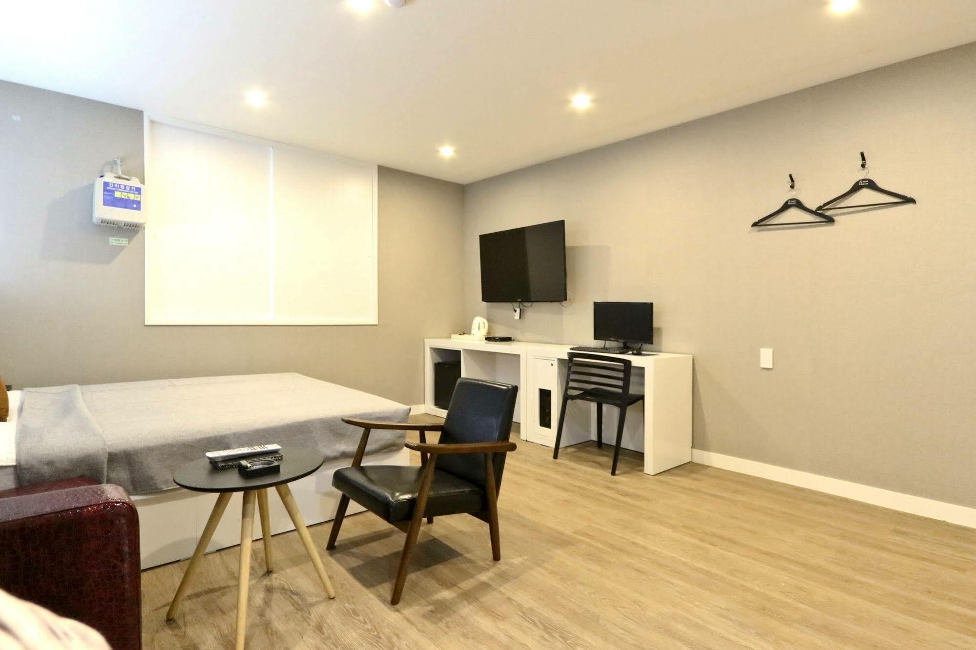 Hotel Home Busan Bagian luar foto