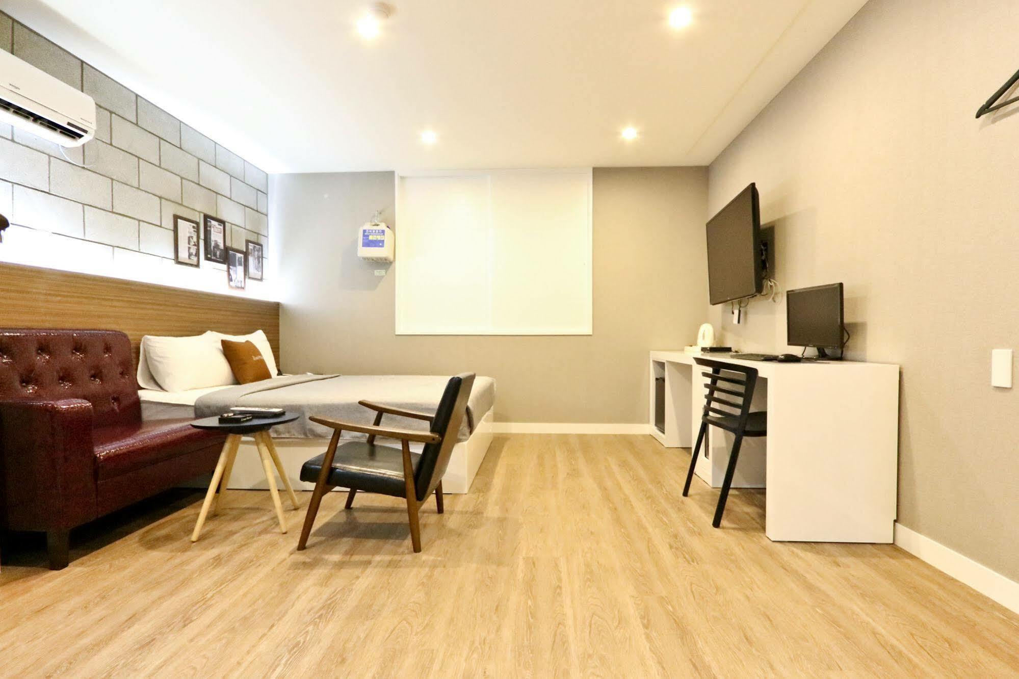 Hotel Home Busan Bagian luar foto